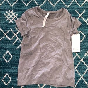 Lululemon- gray tee never worn